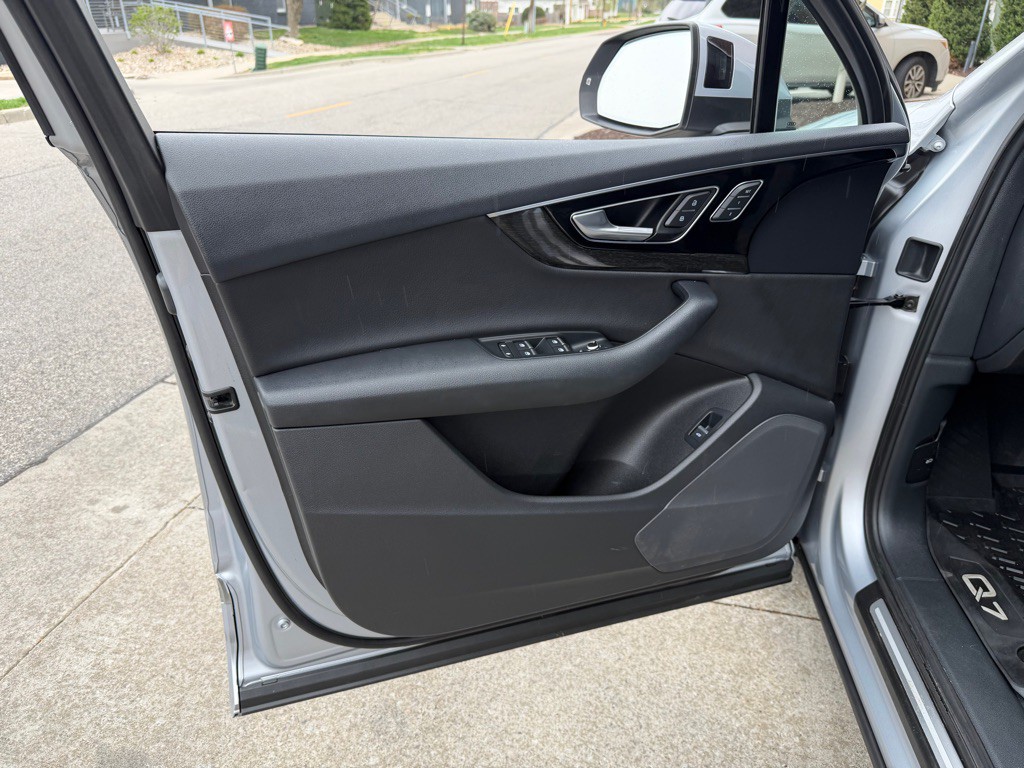 2019 Audi Q7 Image 8