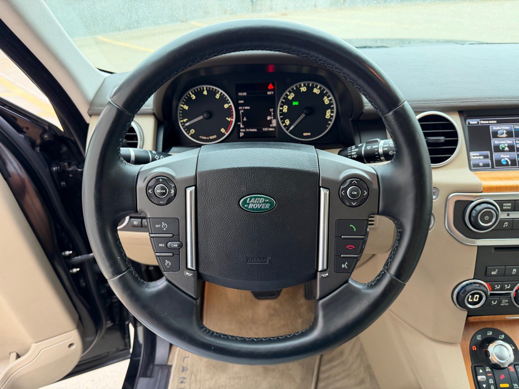2013 Land Rover LR4 Image 15