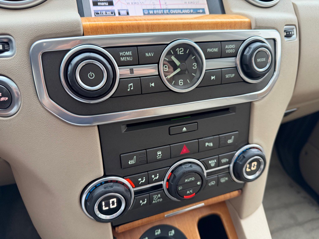 2013 Land Rover LR4 Image 20