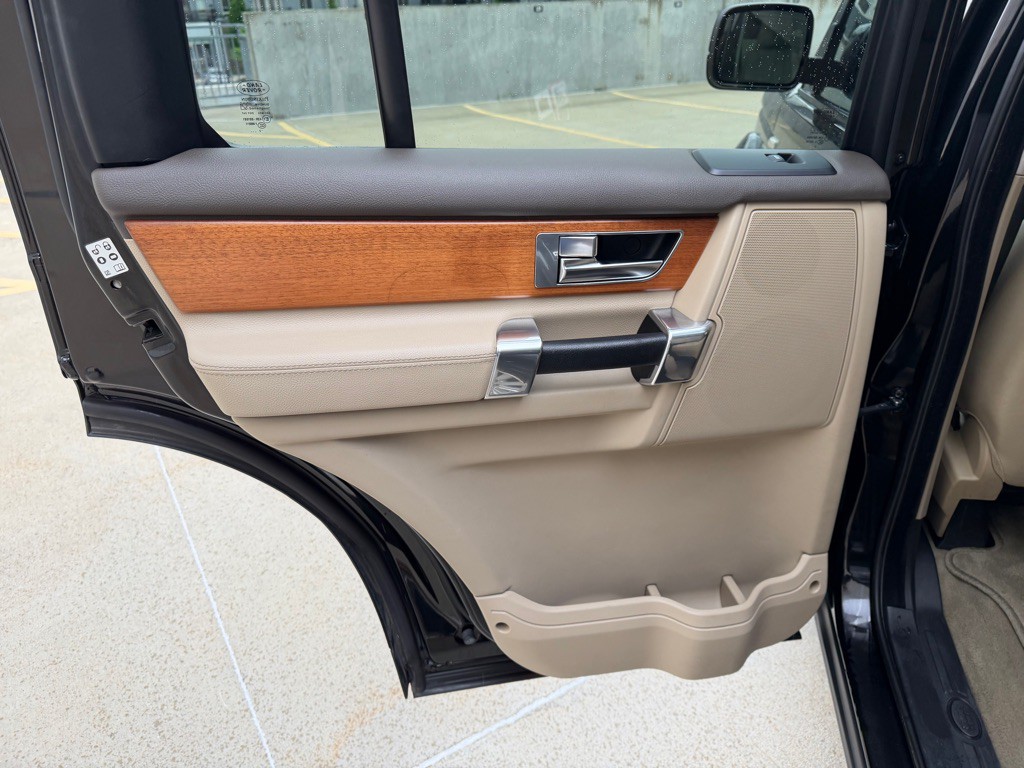 2013 Land Rover LR4 Image 22