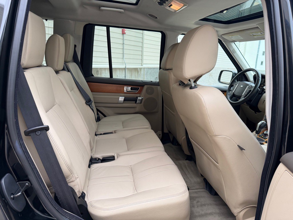 2013 Land Rover LR4 Image 27