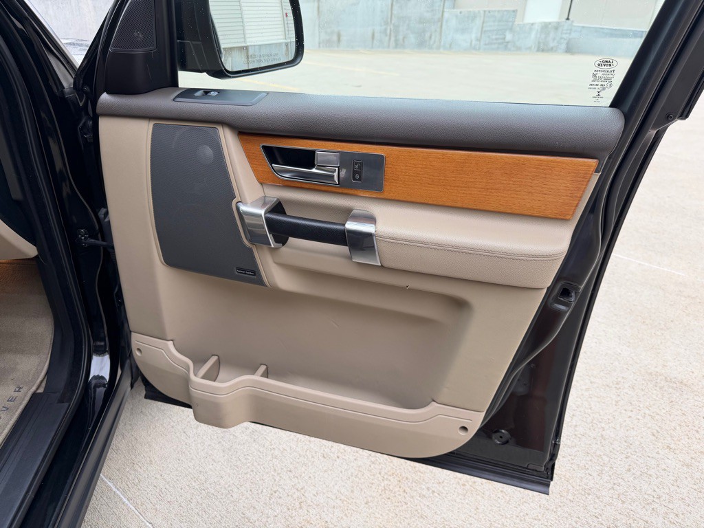 2013 Land Rover LR4 Image 29