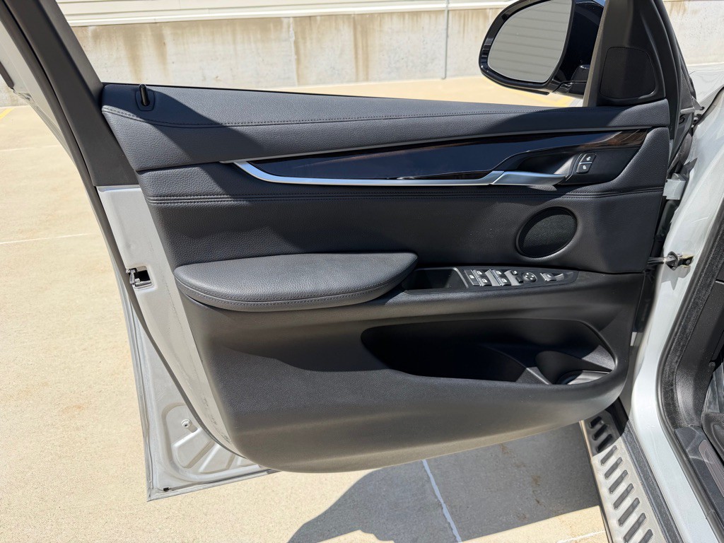 2016 BMW X6 Image 12