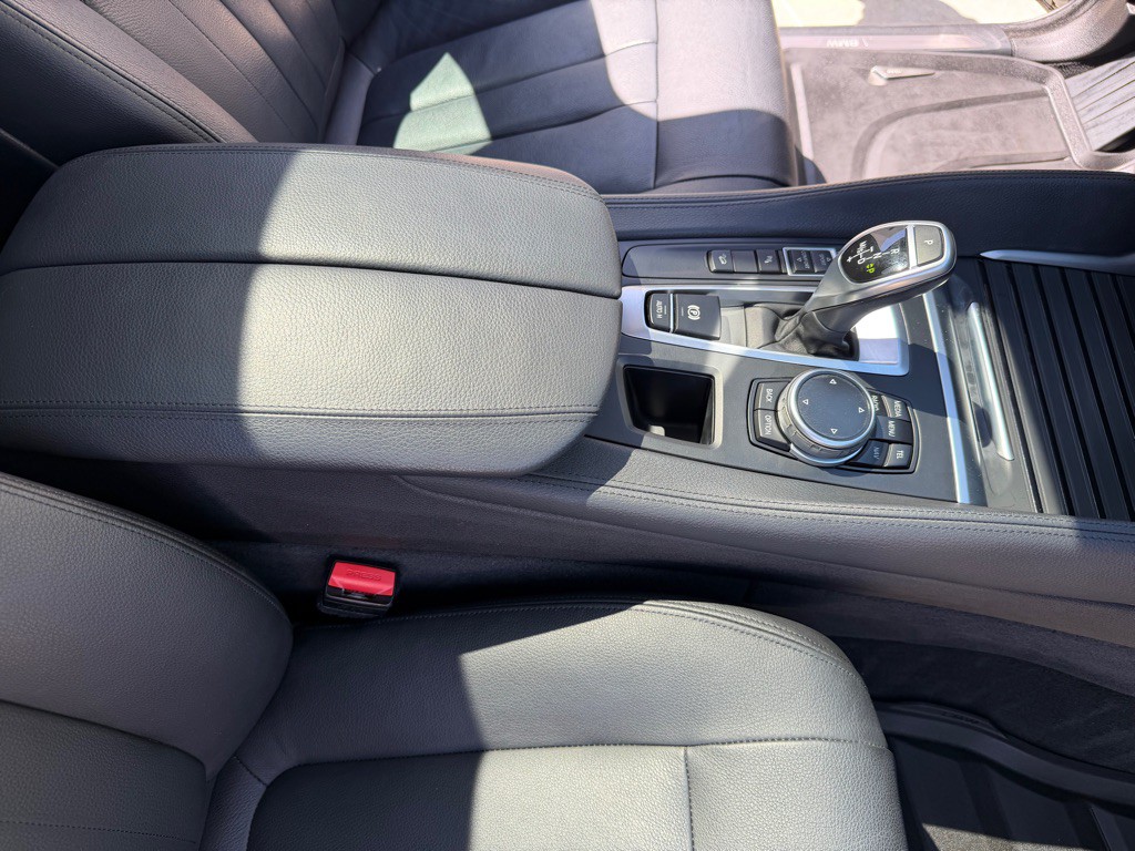 2016 BMW X6 Image 26