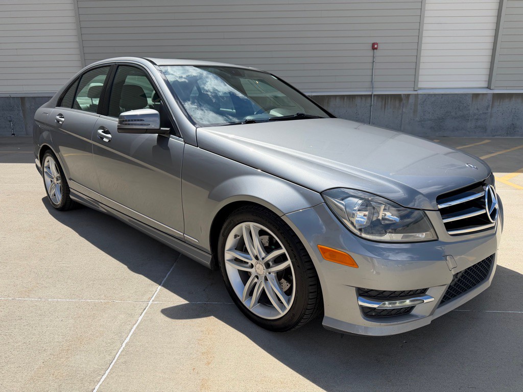 2014 Mercedes-Benz C-Class Image 1