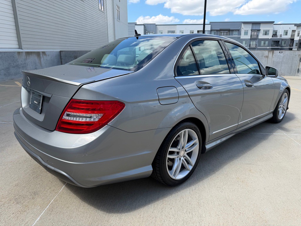 2014 Mercedes-Benz C-Class Image 3