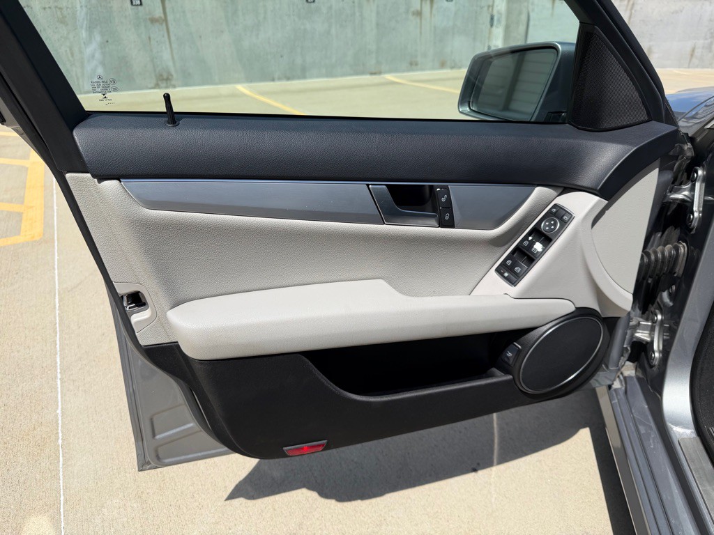 2014 Mercedes-Benz C-Class Image 11