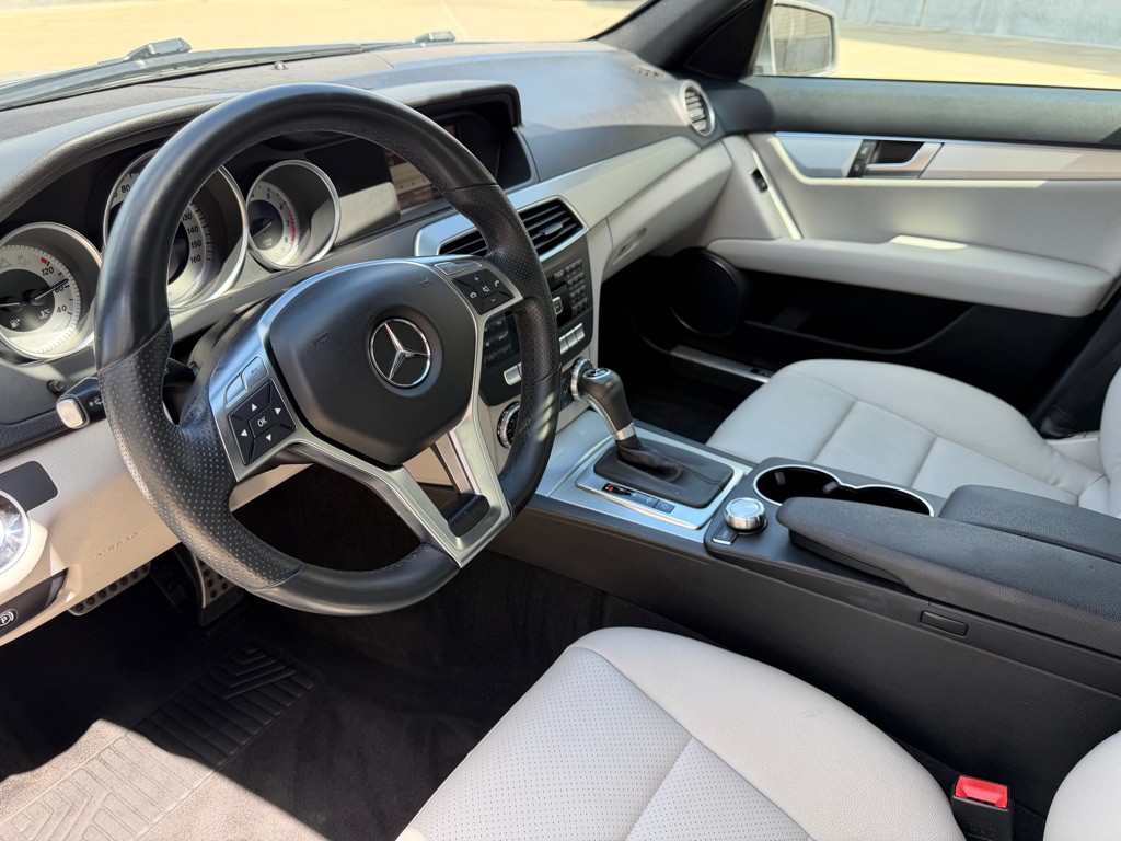 2014 Mercedes-Benz C-Class Image 12