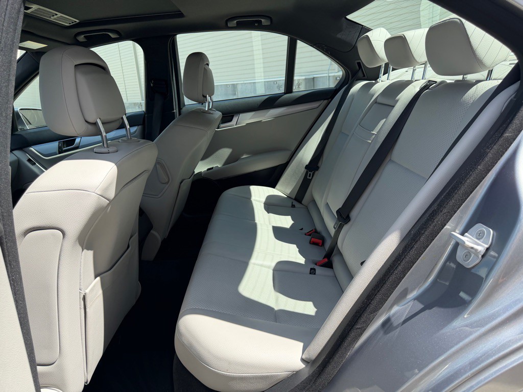 2014 Mercedes-Benz C-Class Image 21