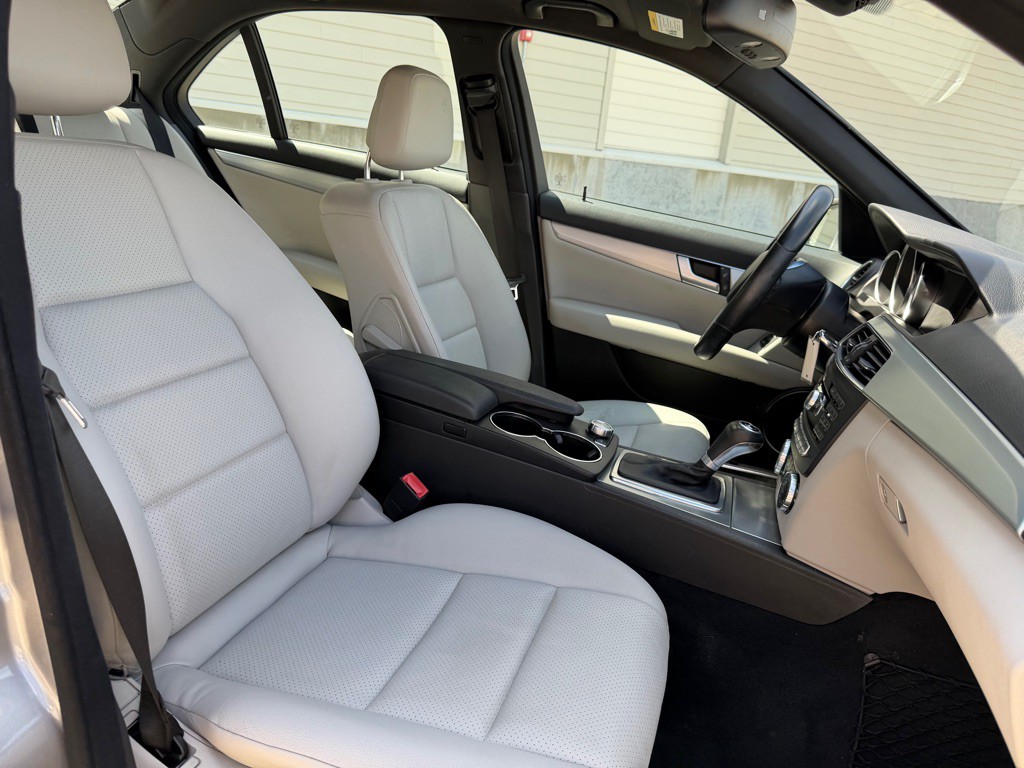 2014 Mercedes-Benz C-Class Image 27