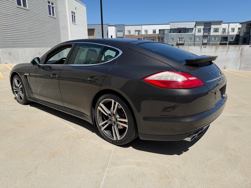 2012 Porsche Panamera Image 3