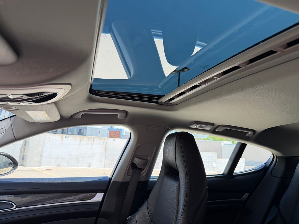 2012 Porsche Panamera Image 9