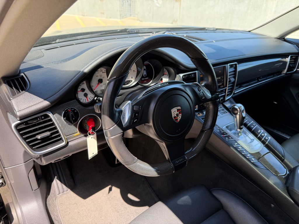2012 Porsche Panamera Image 11