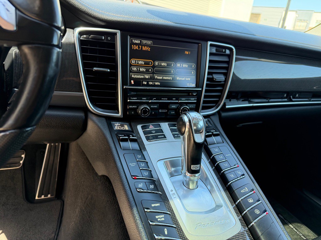 2012 Porsche Panamera Image 12