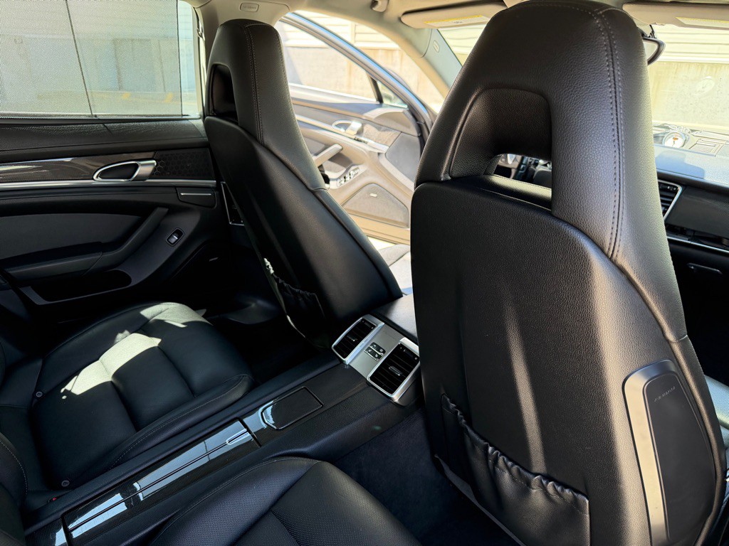 2012 Porsche Panamera Image 22