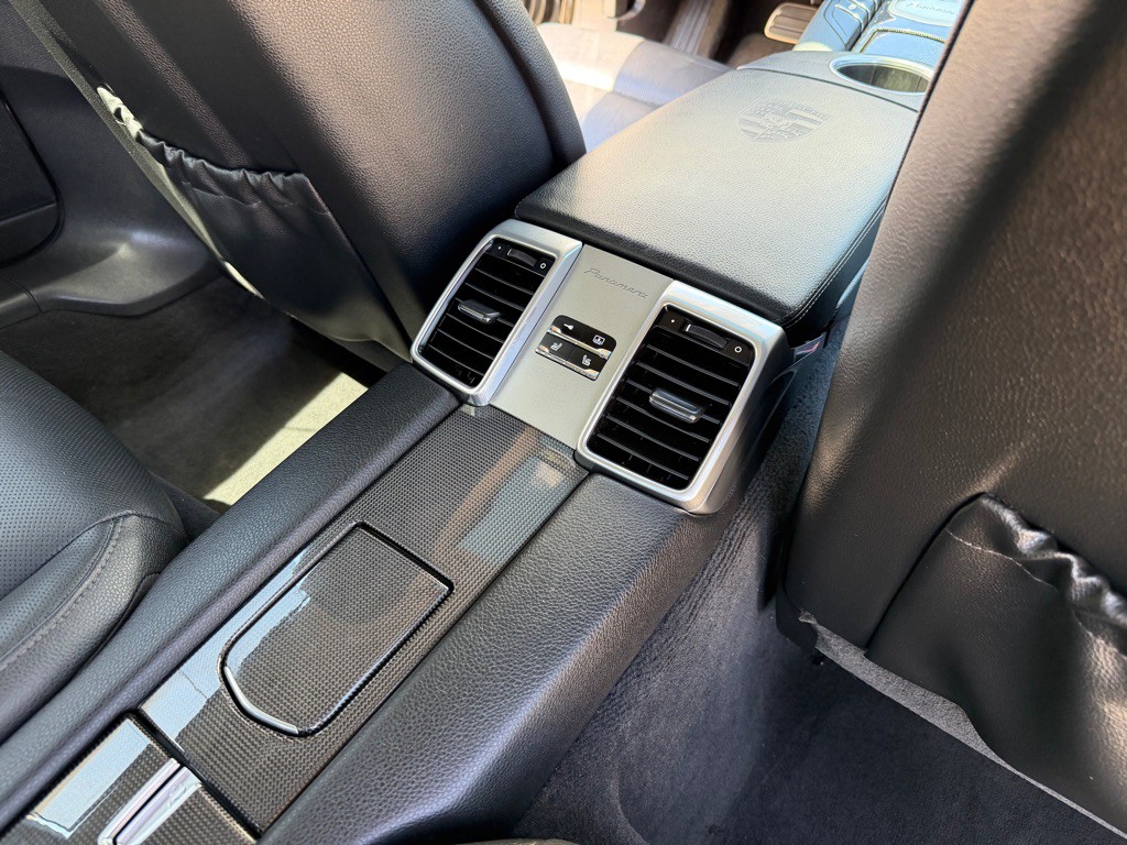 2012 Porsche Panamera Image 23