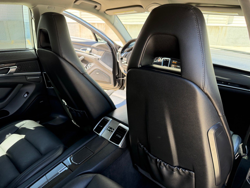 2012 Porsche Panamera Image 26