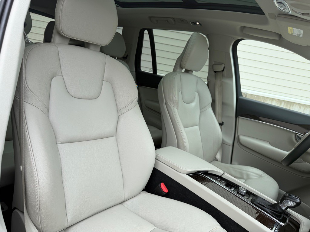 2018 Volvo XC90 Image 32