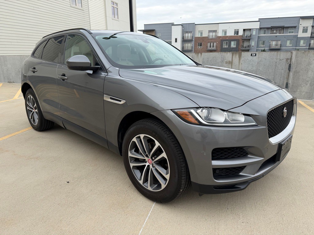 2018 Jaguar F-PACE Image 1