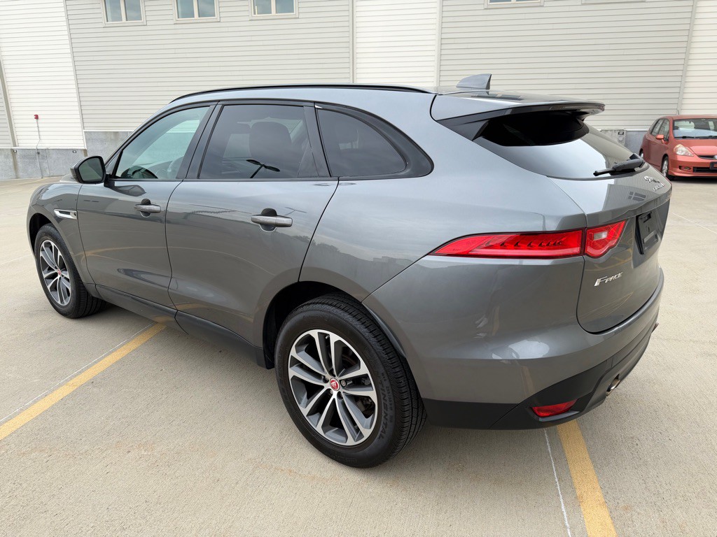 2018 Jaguar F-PACE Image 5