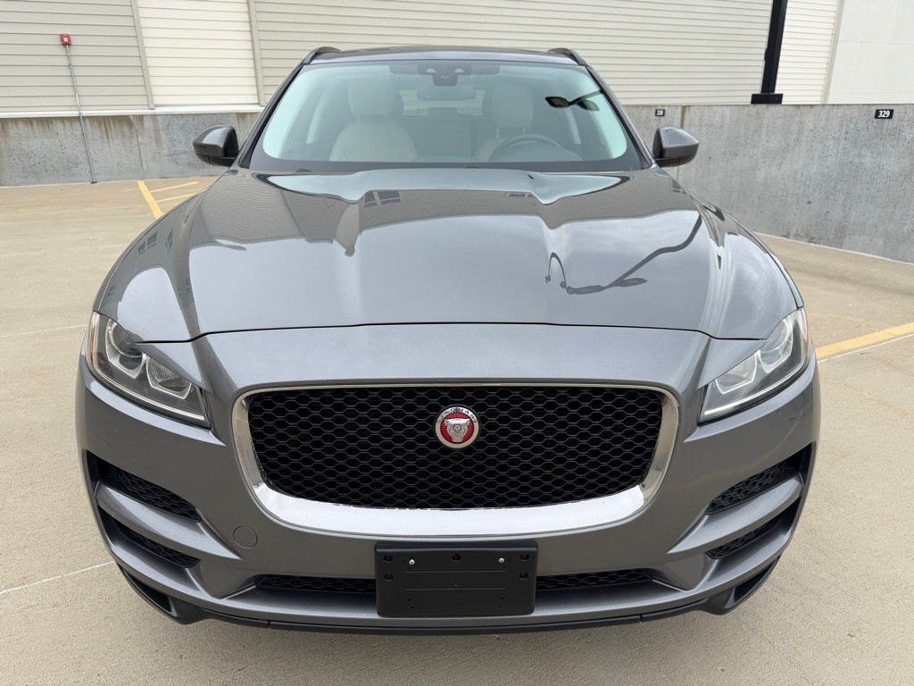 2018 Jaguar F-PACE Image 8