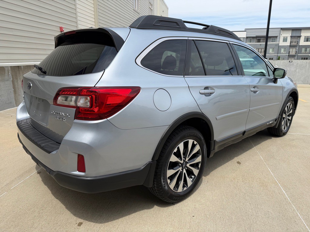 2015 Subaru Outback Image 3