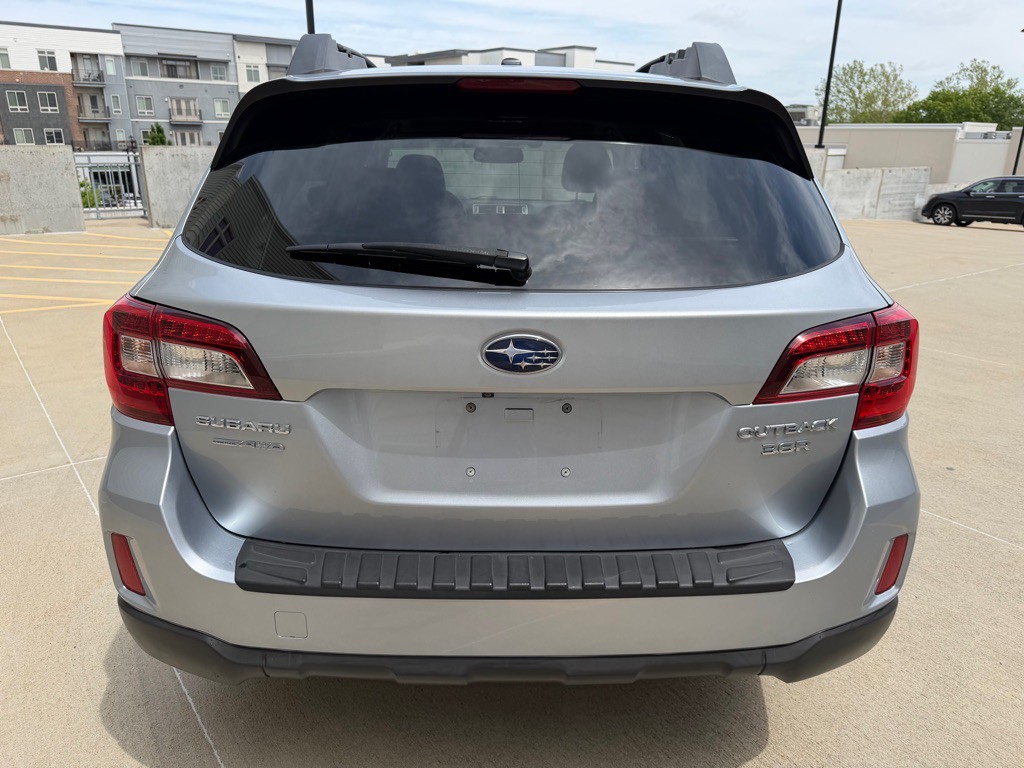 2015 Subaru Outback Image 4
