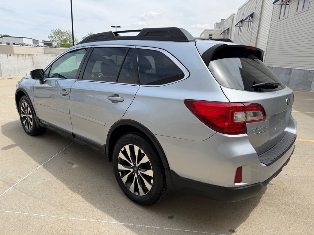 2015 Subaru Outback Image 5