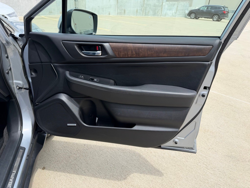 2015 Subaru Outback Image 28