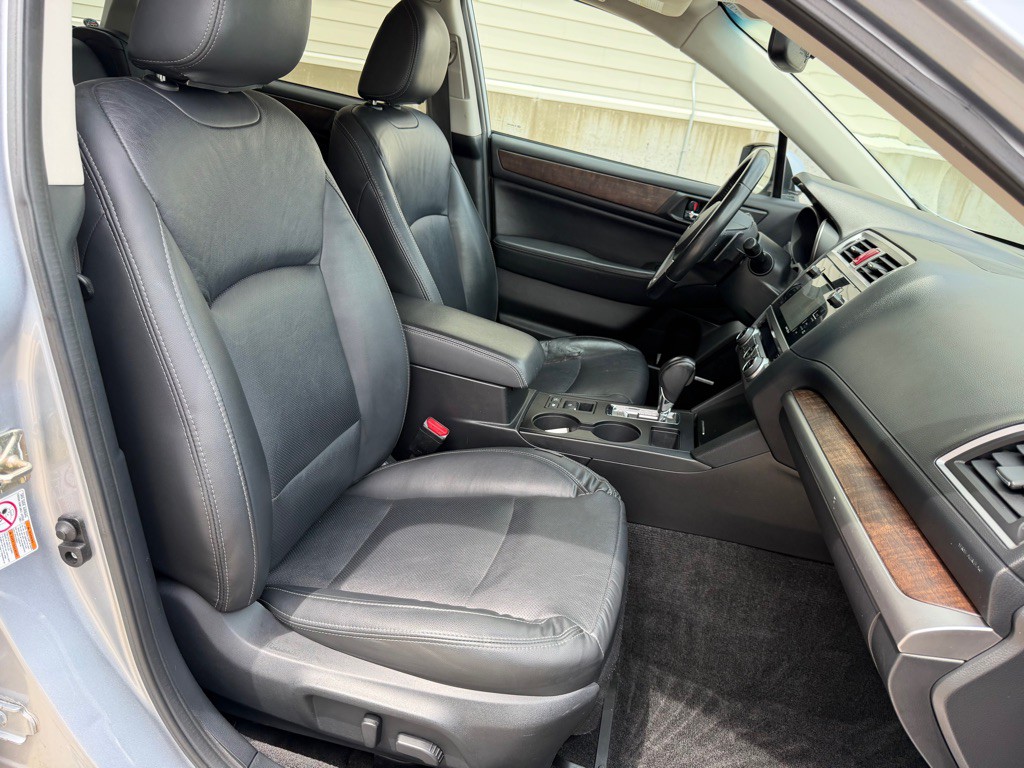 2015 Subaru Outback Image 30