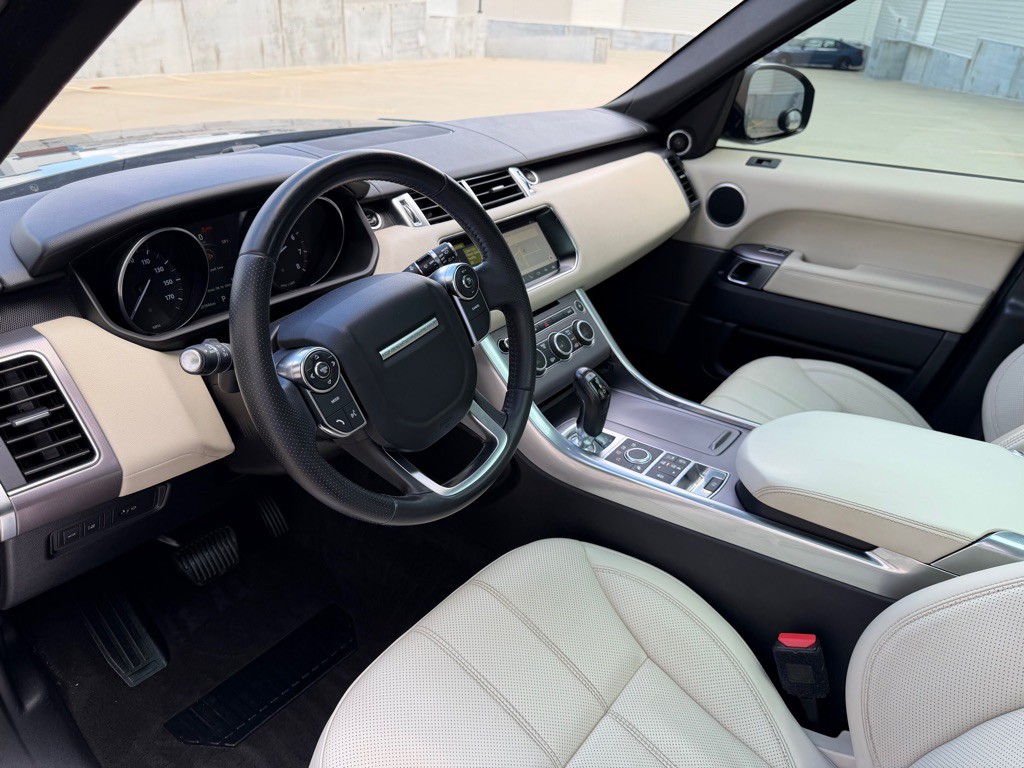 2017 Land Rover Range Rover Sport Image 14