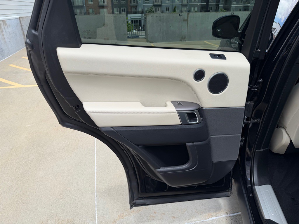 2017 Land Rover Range Rover Sport Image 24