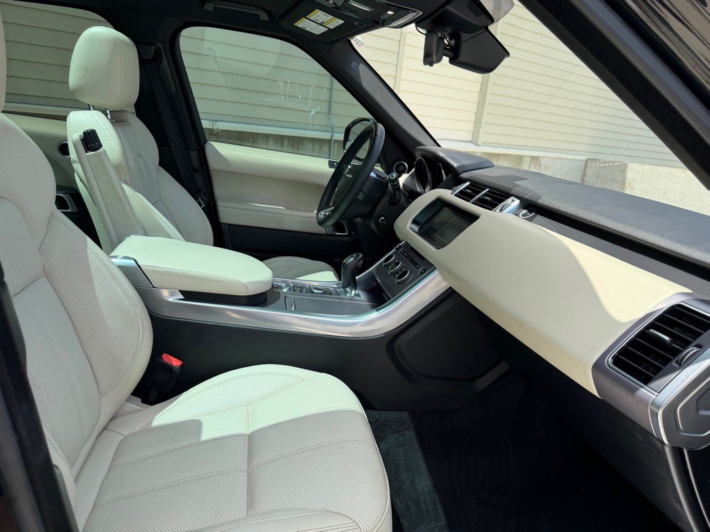 2017 Land Rover Range Rover Sport Image 31