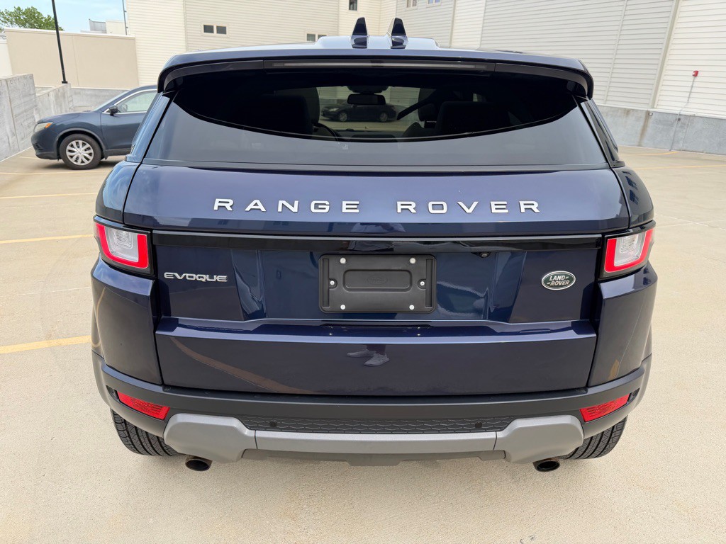 2019 Land Rover Range Rover Evoque Image 4