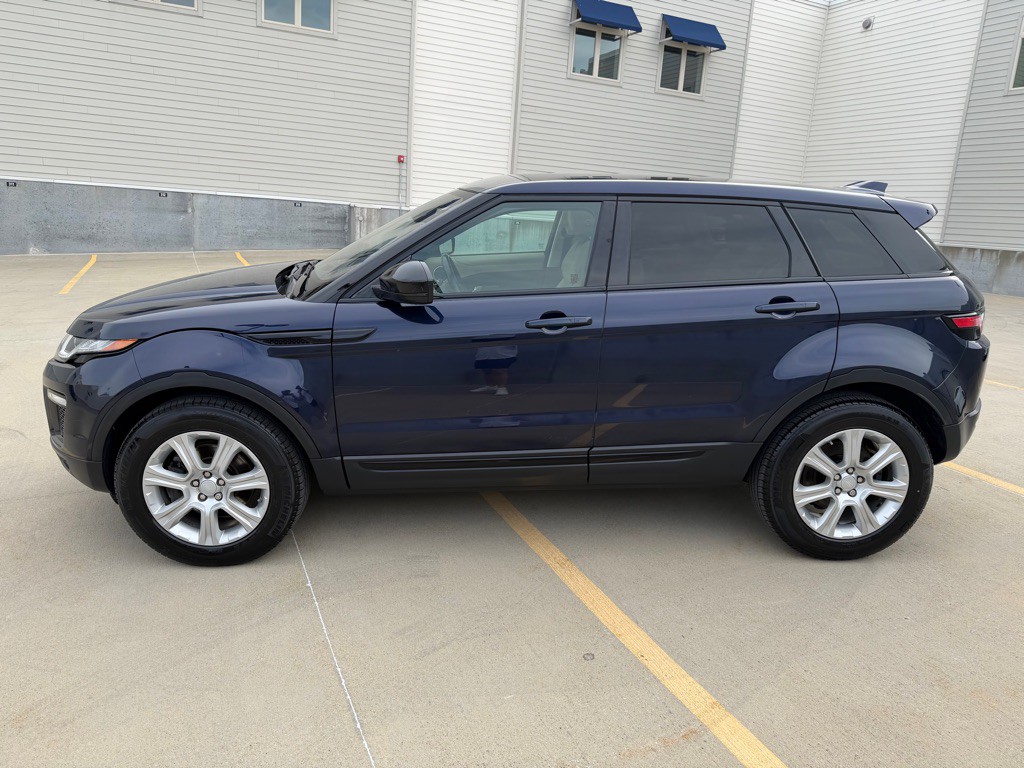 2019 Land Rover Range Rover Evoque Image 6