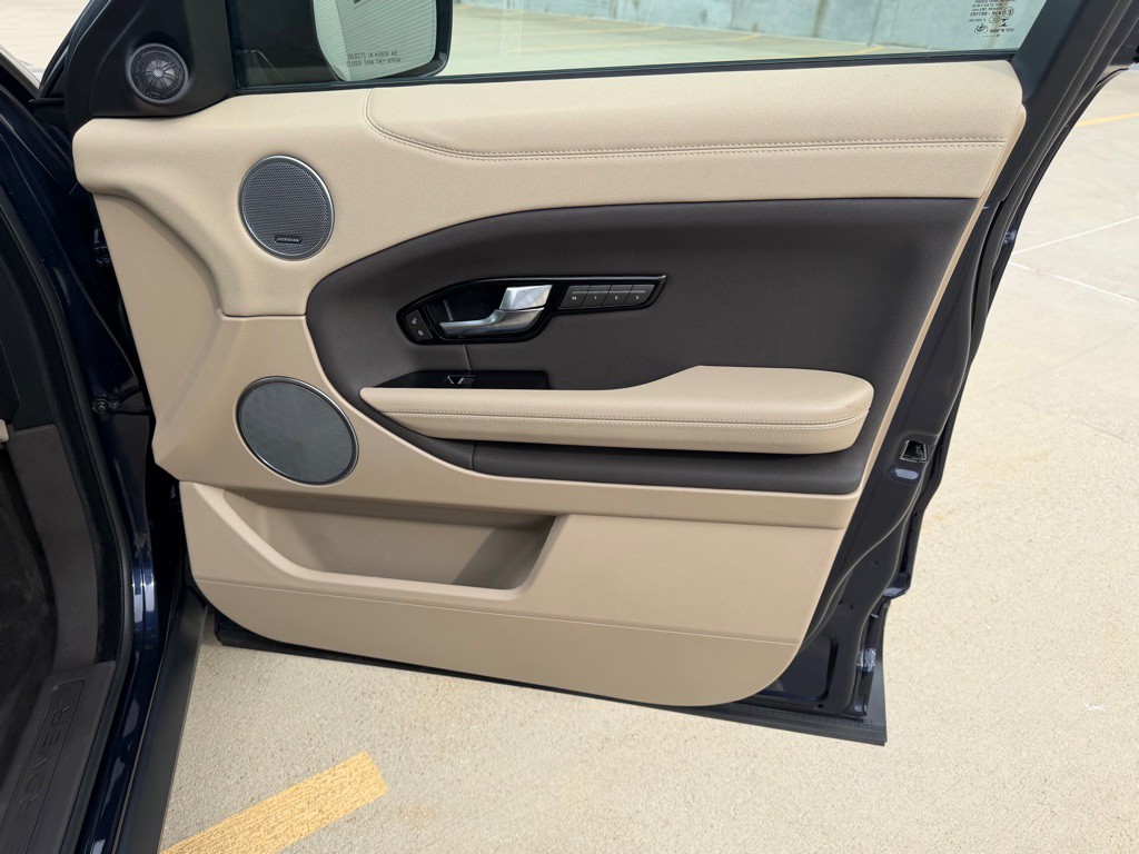 2019 Land Rover Range Rover Evoque Image 28