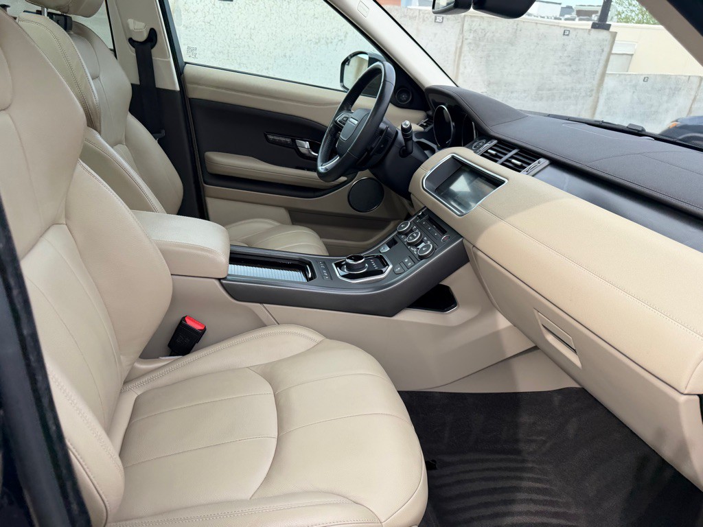 2019 Land Rover Range Rover Evoque Image 29