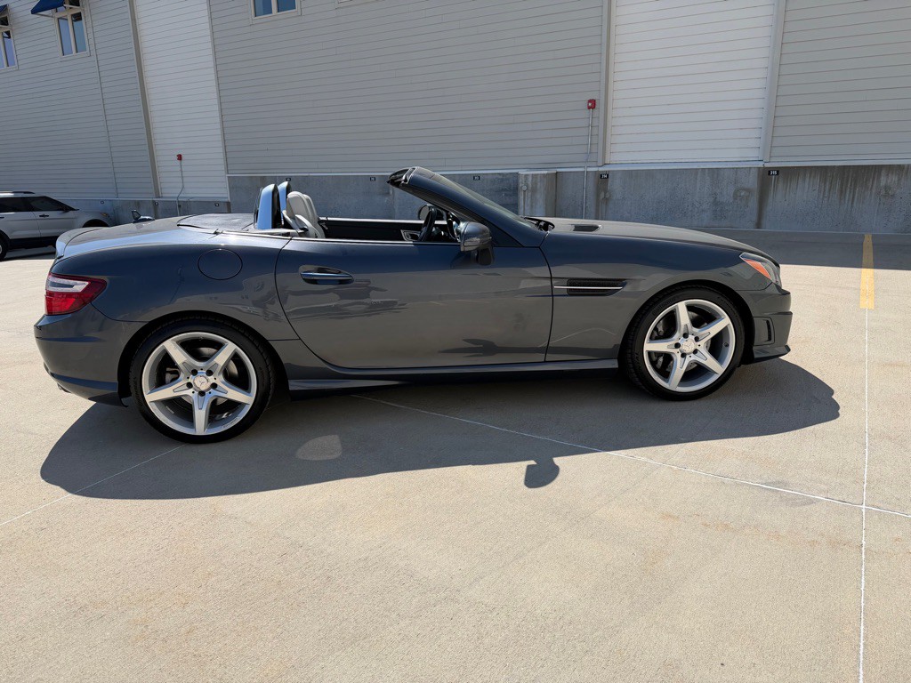 2012 Mercedes-Benz SLK-Class Image 8