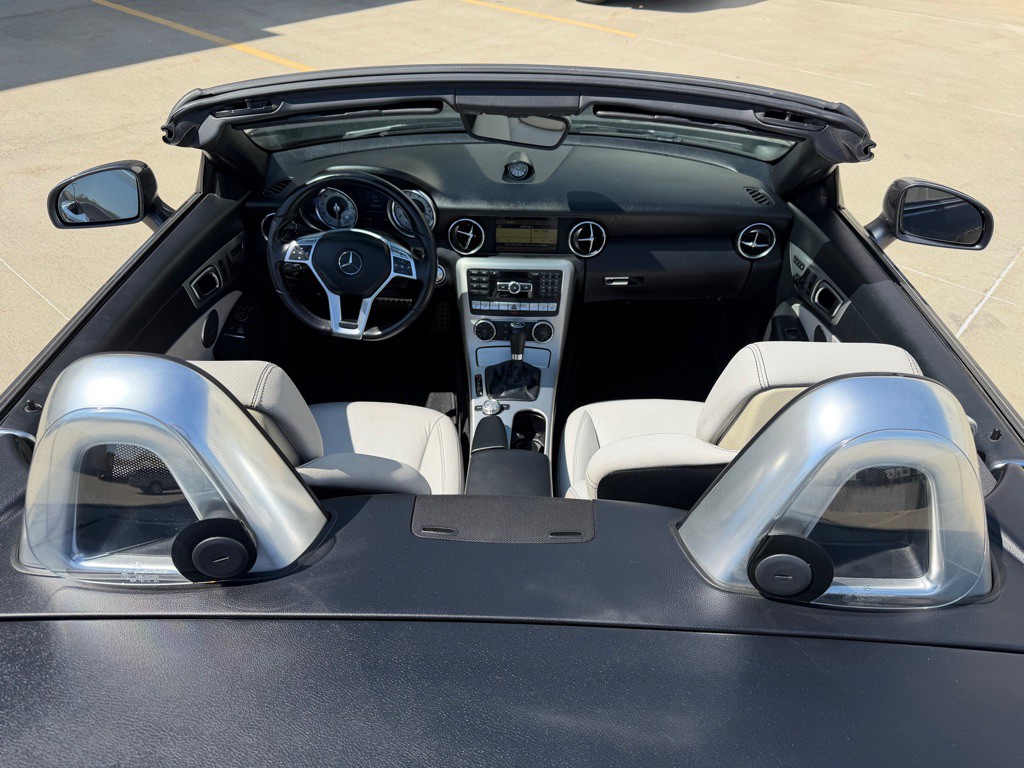 2012 Mercedes-Benz SLK-Class Image 9