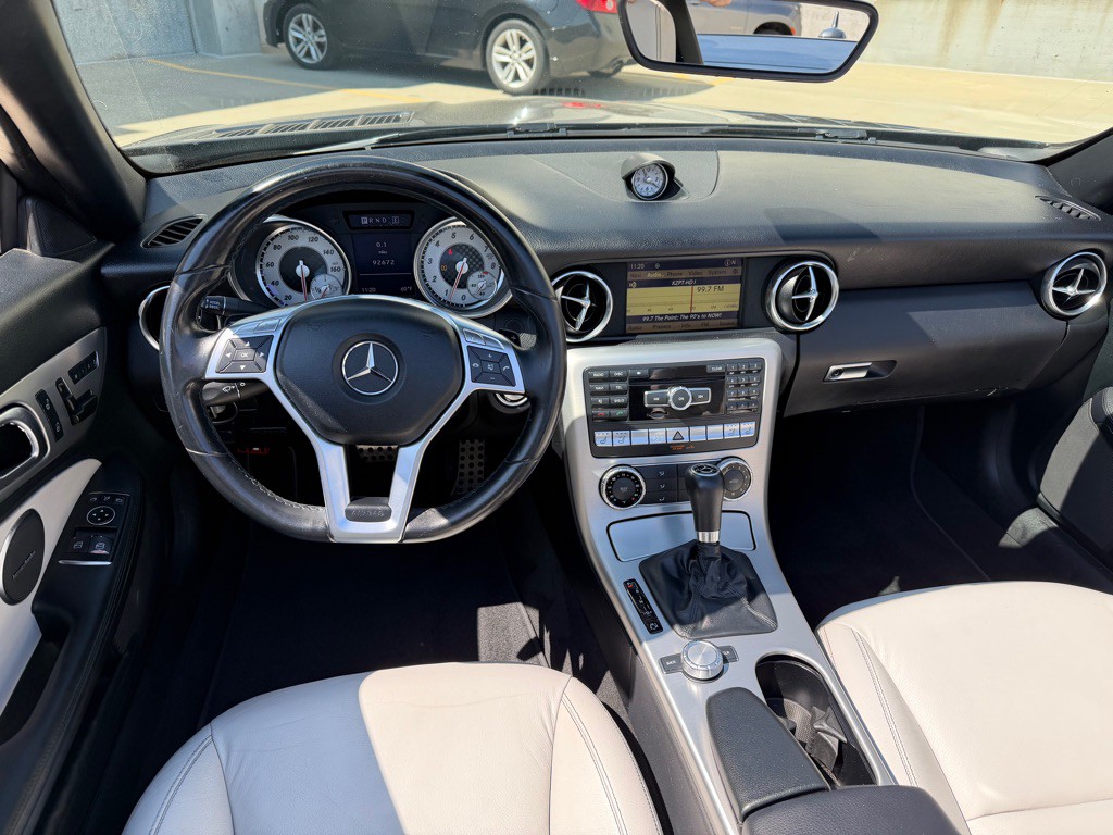 2012 Mercedes-Benz SLK-Class Image 10
