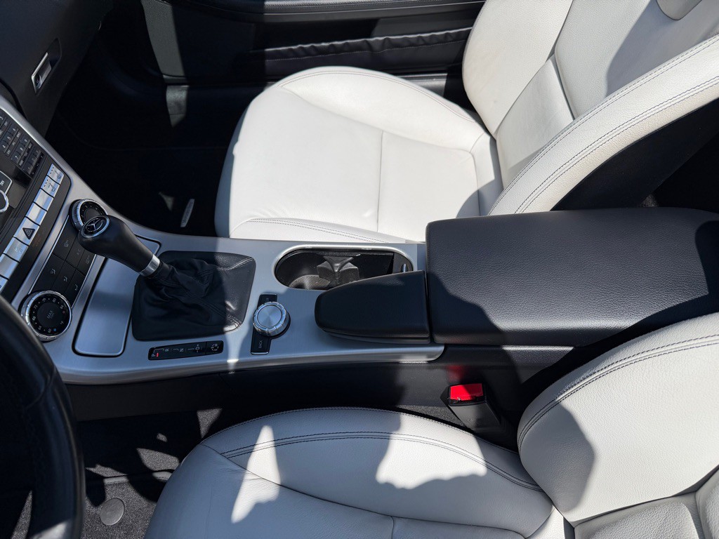 2012 Mercedes-Benz SLK-Class Image 12