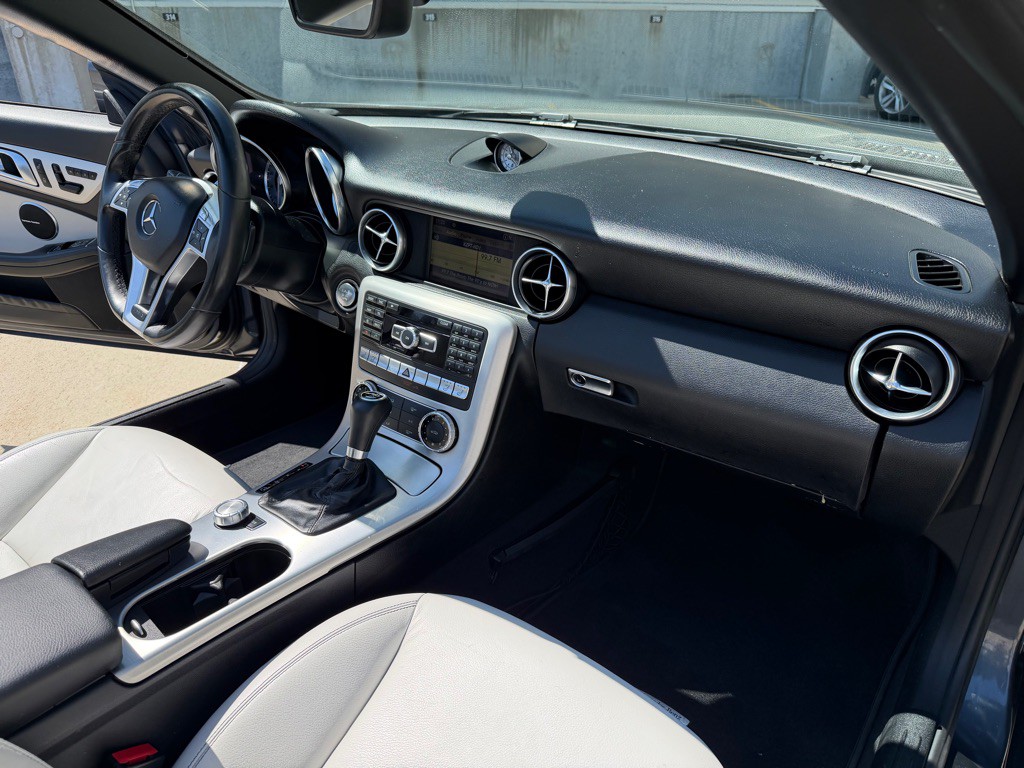 2012 Mercedes-Benz SLK-Class Image 15