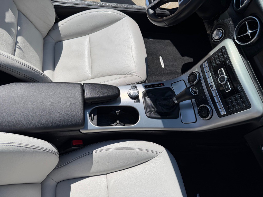 2012 Mercedes-Benz SLK-Class Image 16