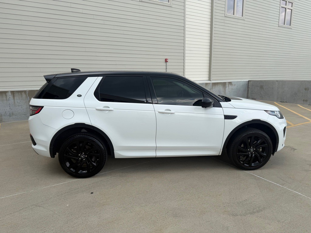 2018 Land Rover Discovery Sport Image 2