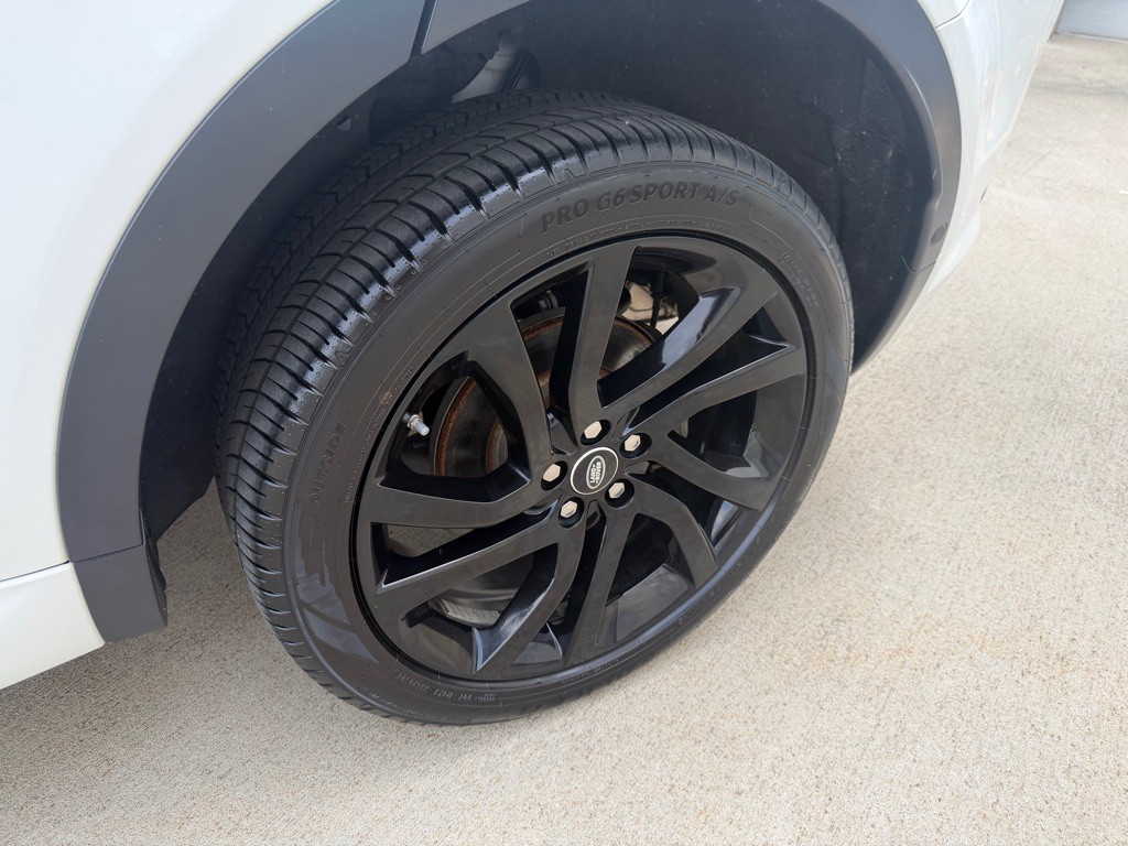 2018 Land Rover Discovery Sport Image 9