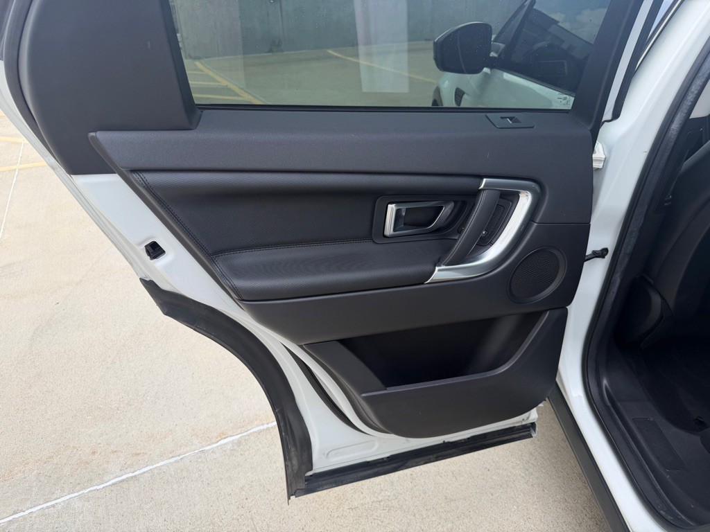 2018 Land Rover Discovery Sport Image 23