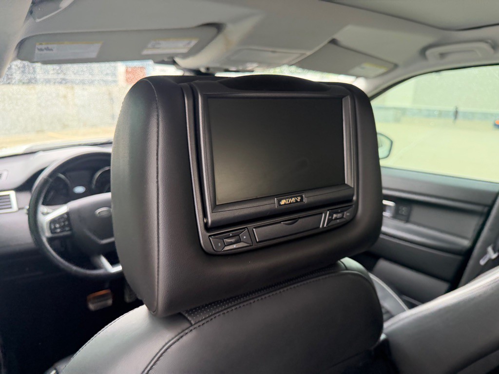 2018 Land Rover Discovery Sport Image 25