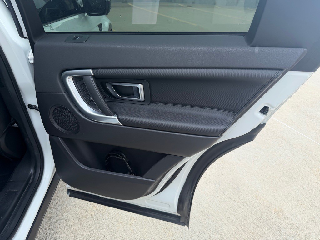 2018 Land Rover Discovery Sport Image 28
