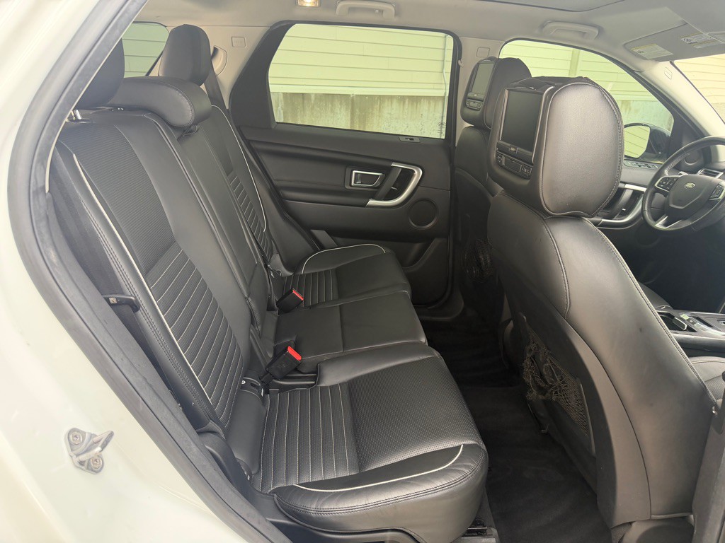 2018 Land Rover Discovery Sport Image 29