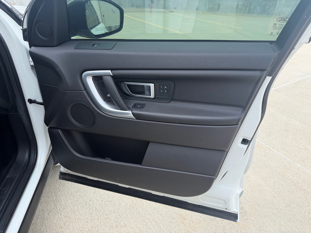 2018 Land Rover Discovery Sport Image 30
